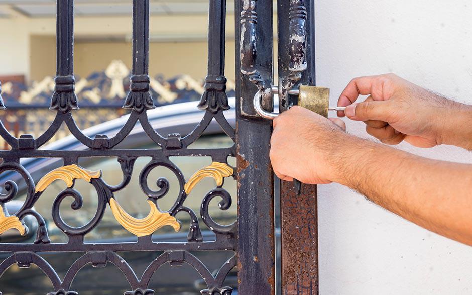 changer serrure porte de garage Eaubonne